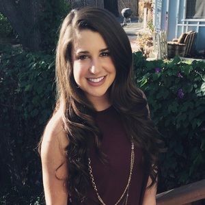 Meet your Posher, Courtney